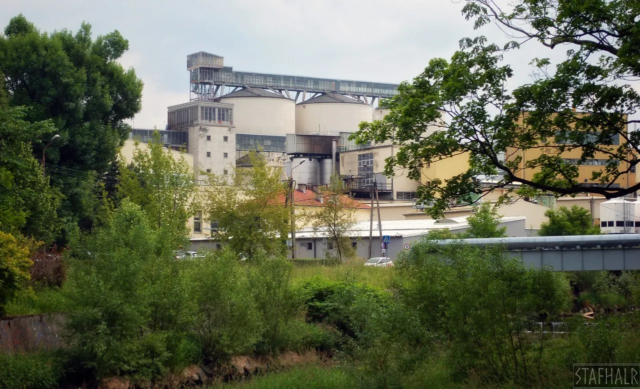 Zakłady tłuszczowe "Bielmar" - widok z Parku Włókniarzy | "Bielmar" fat plant - view from Park Włókniarzy.