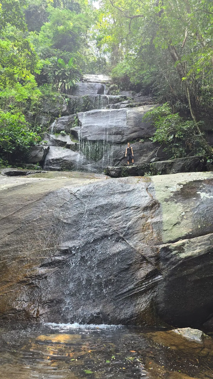 the large rocks were a characteristic of the Rio mountains of the forest we were in