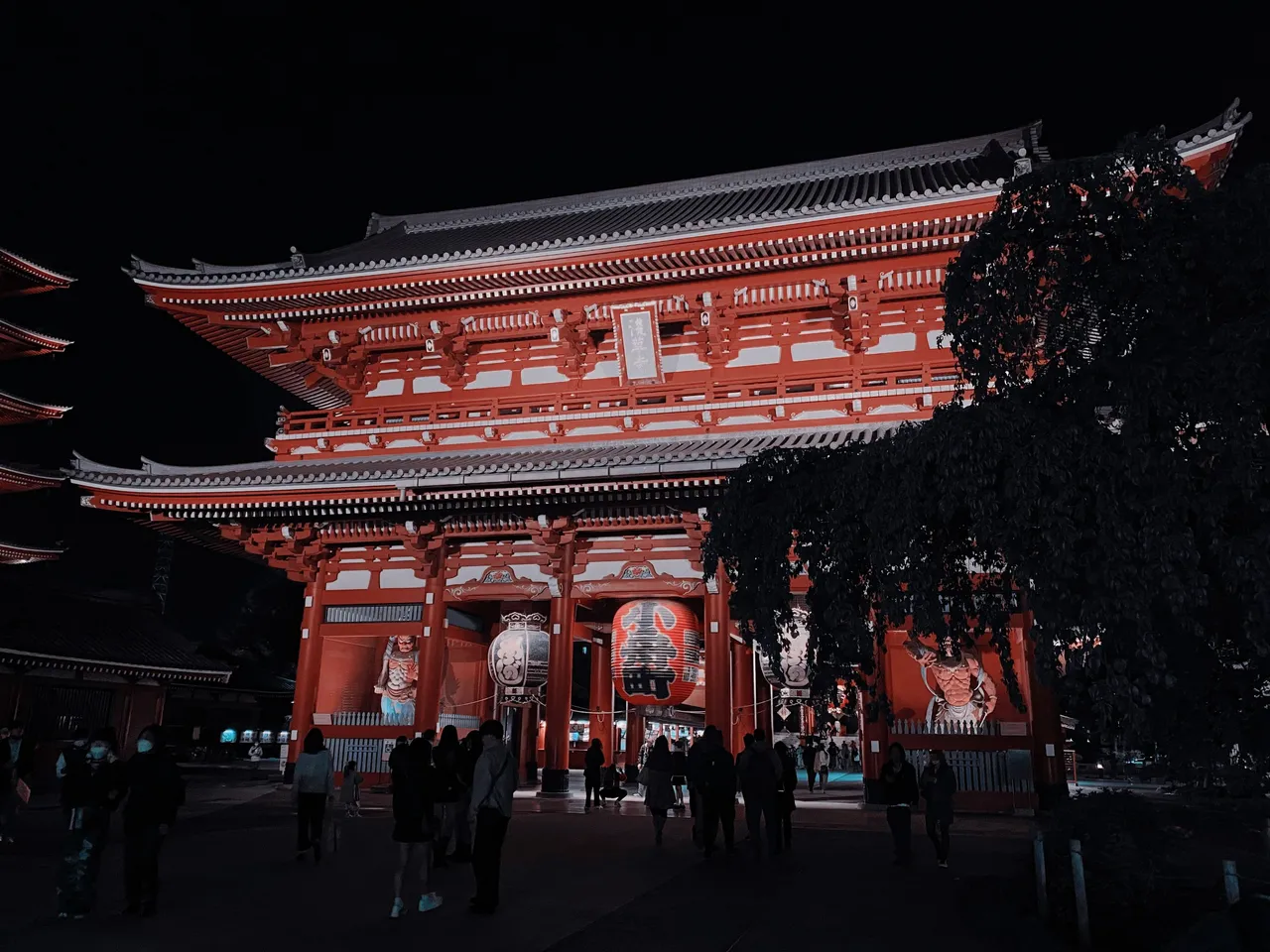 The inner gate at Sensoji