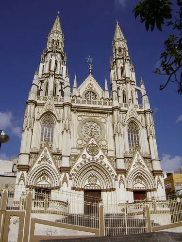 Fachada Iglesia Palos Grandes.jpg