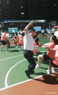 硬核拉拉队.gif