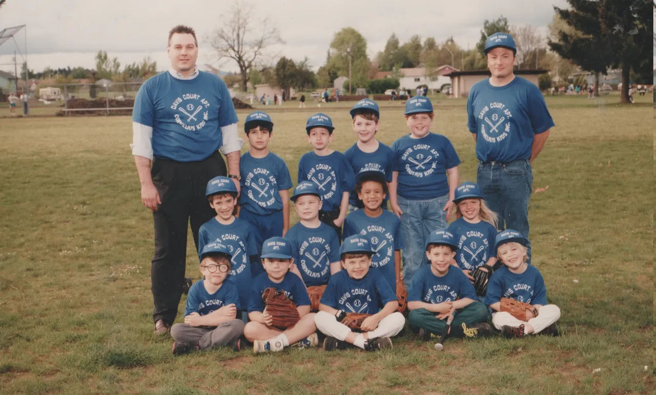 1993 maybe - Softball team - Joey.jpg