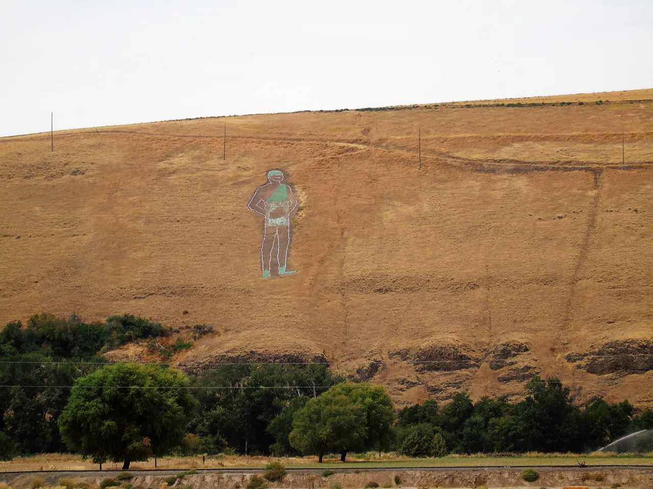 Green Giant watches over Dayton WA.jpg