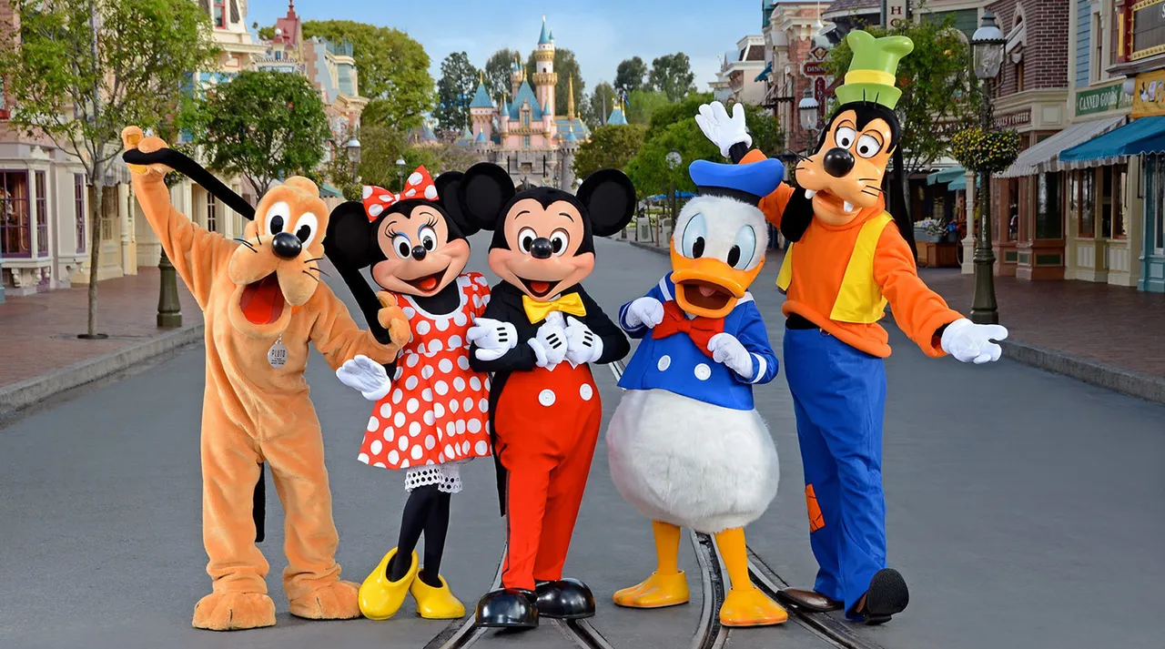 Disneyland Mascots Mickey Goofy etc.jpeg