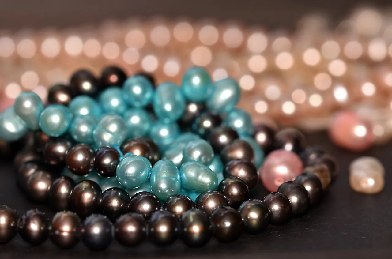 blue pearls bokeh 2.jpg