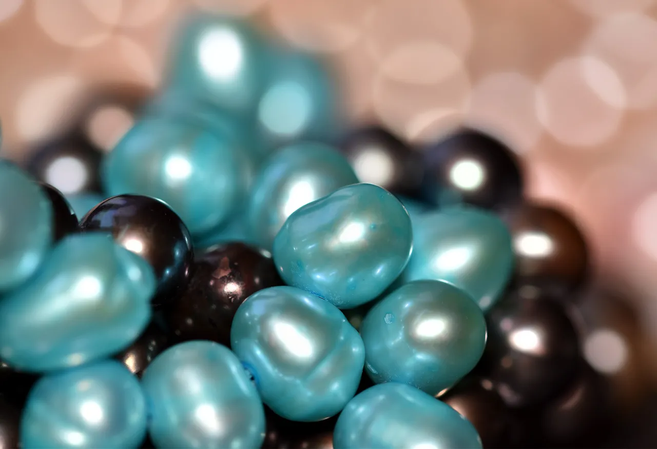 blue pearls bokeh 4.jpg