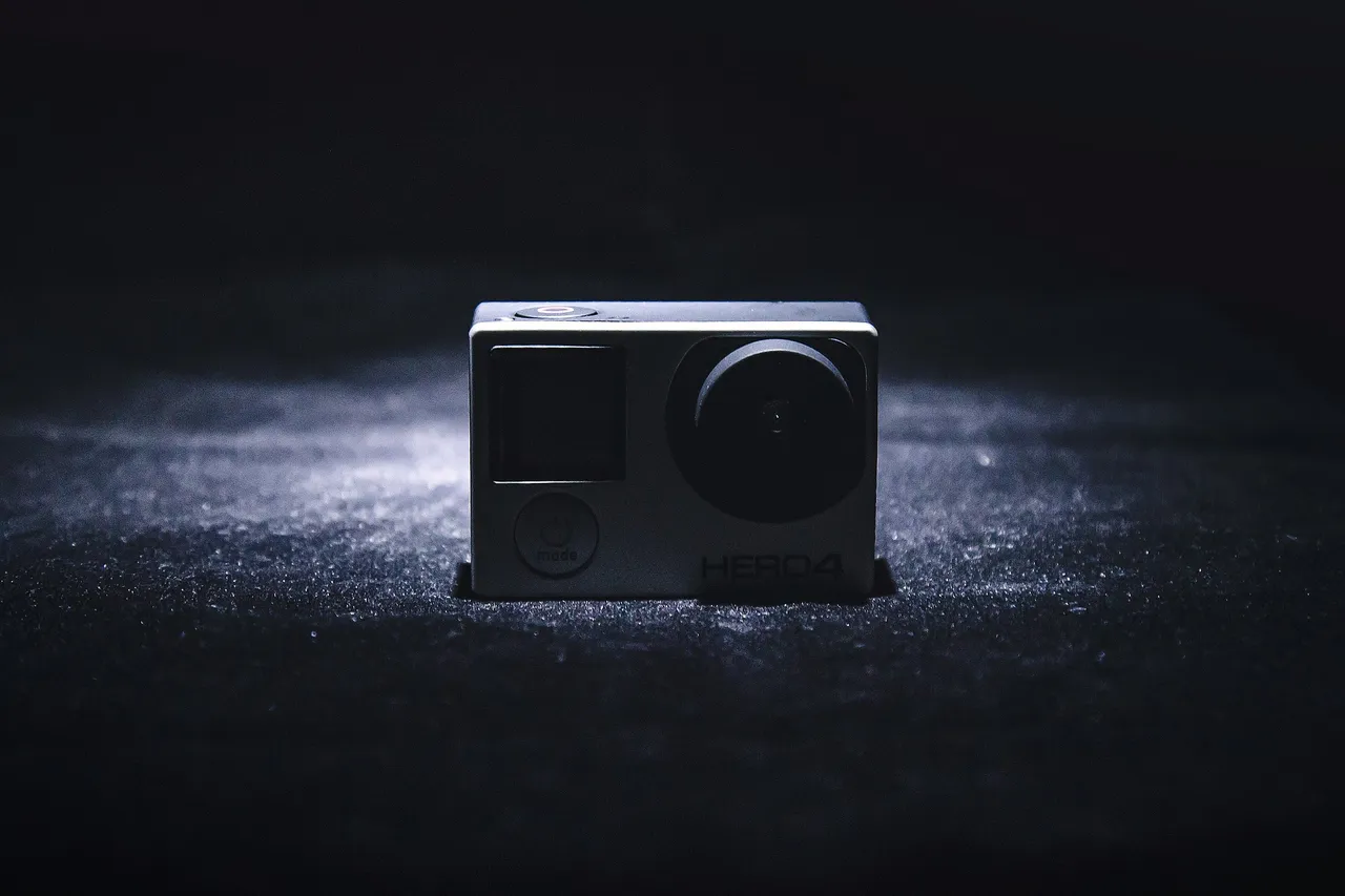 camera893251_1920.jpg