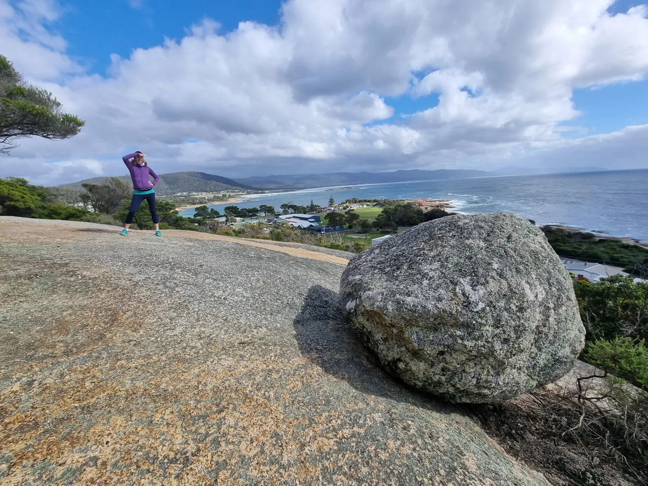 There was a slightly dangerous but totally awesome rock slab (where I was standing) with a huge boulder that looked fun to sit on but would be awful if you were at the bottom of the aforementioned slab if it one day happened to roll off!