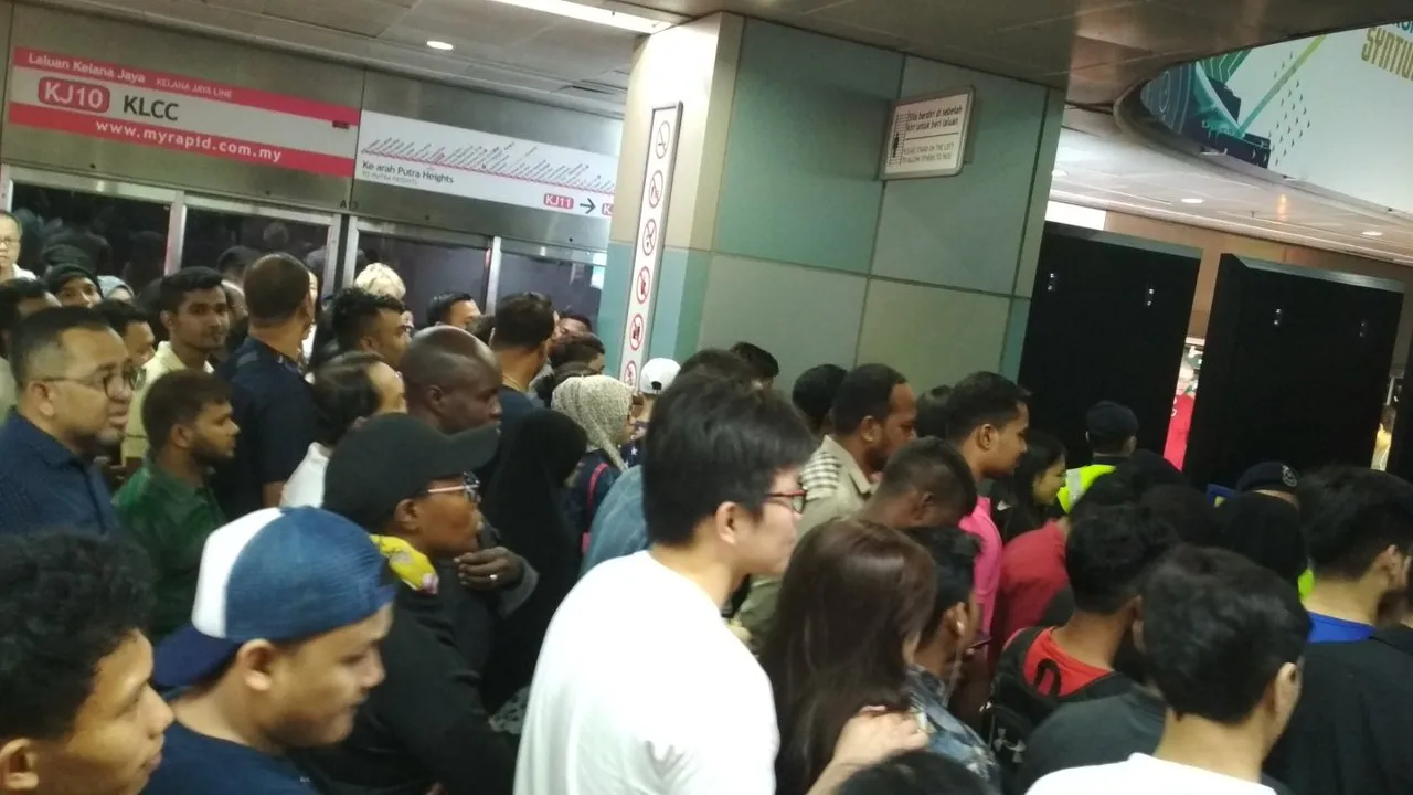 Let's not talk about the traffic on the road, the medium rail transit system is just as congested as on the road!!!