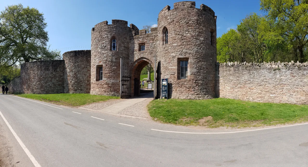 A panoramic picture of Beeston Castle’s Gatehouse.