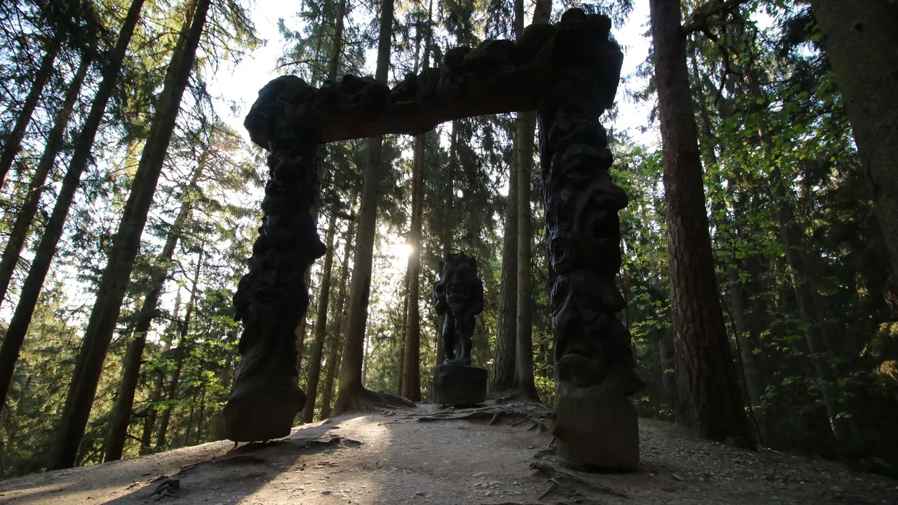 Witches’ Hill in Juodkrante. Photo by Wander Spot Explore ©