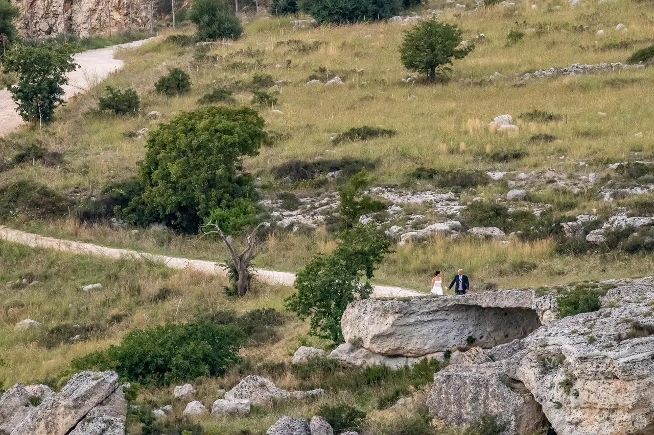 Yes, a perfect location for wedding photo-shoots I suppose.