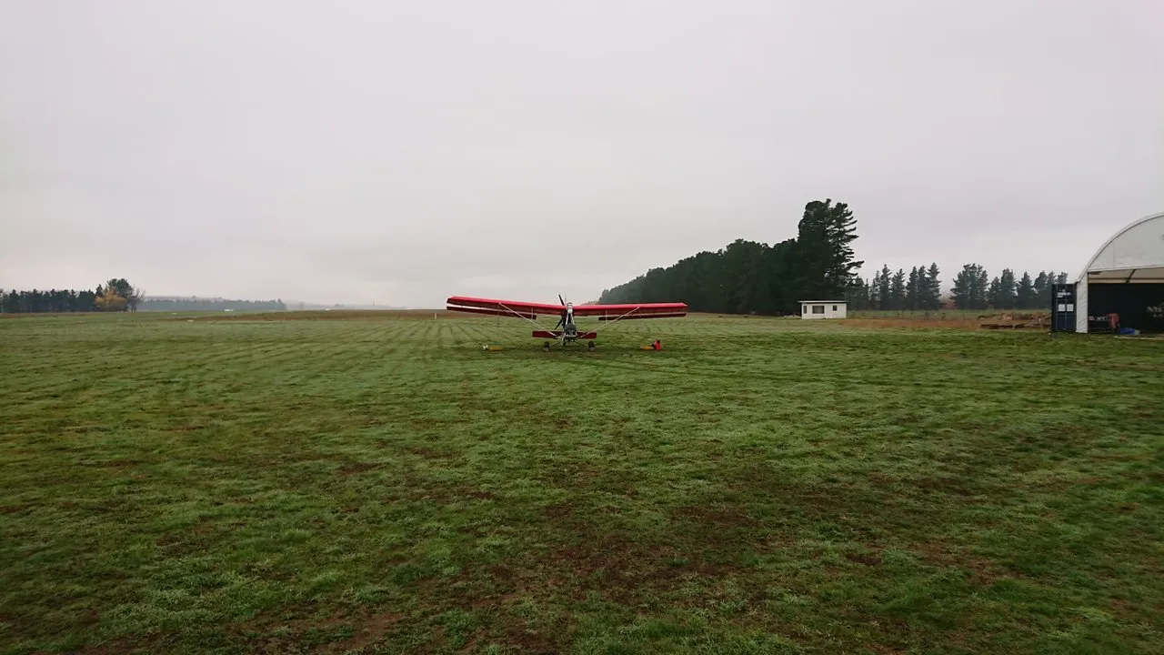 The plane that tows us in the air