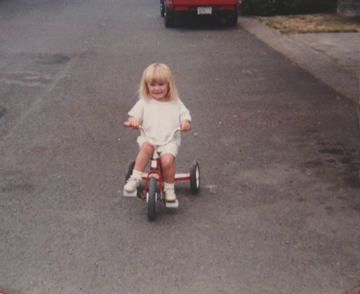 1992-08 - Crystal, 163 front yard, mom legs hiding, resses, swimming, etc-3.png