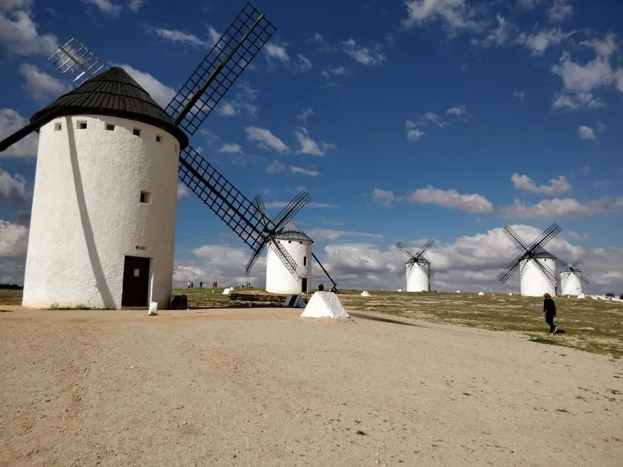 Muehlenfeld in Campo de Criptana / The Mill Field / Campo de Molinosl