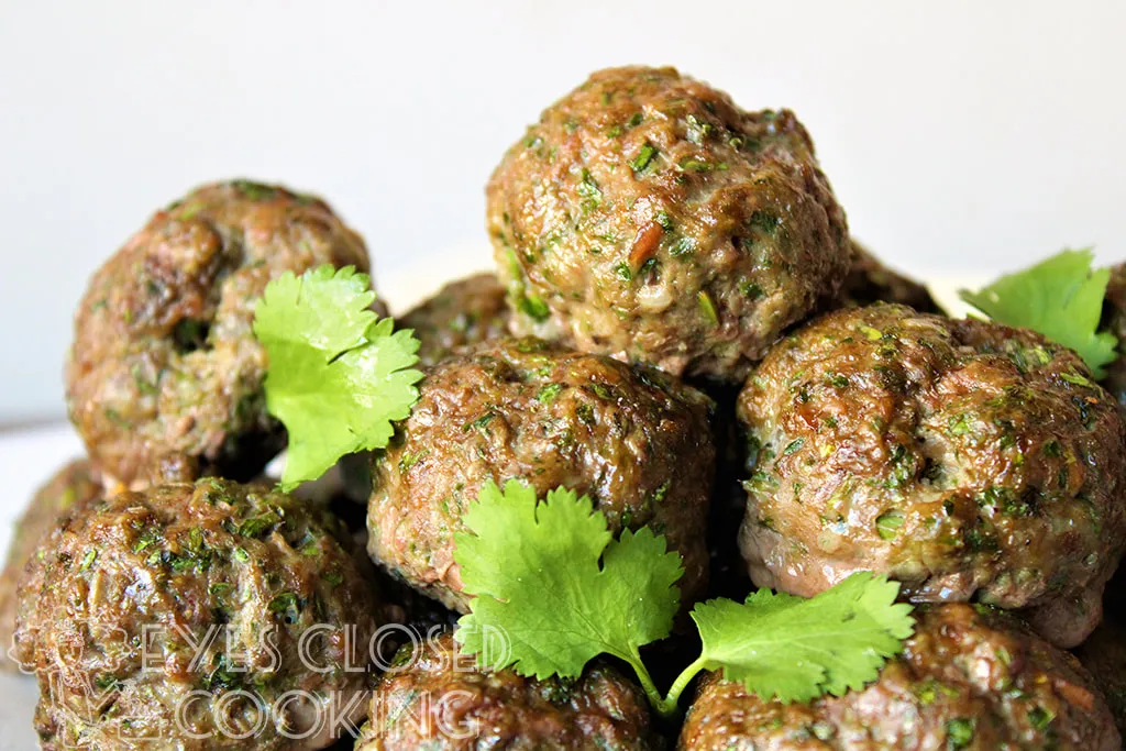 Eyes-Closed-Cooking---Egyptian-Kofta-Meatballs---05.jpg