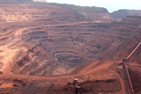 vale-iron-ore-chief-abandons-ship-amid-price-crisis.jpg