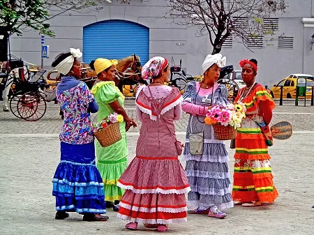 Vendedoras de flores en la Habana vieja