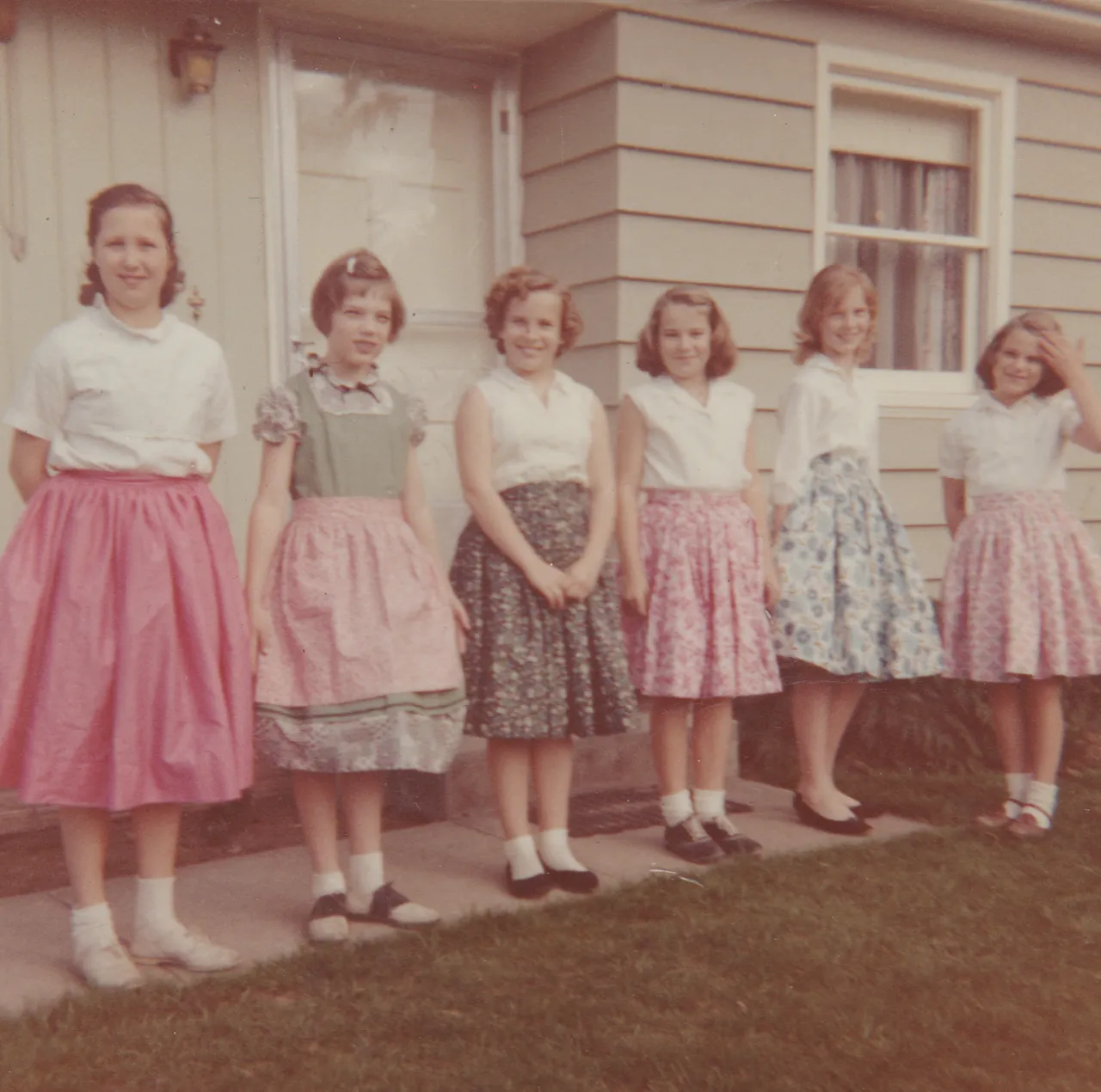 1962-07 - Marilyn Morehead, girls - Cropped.png