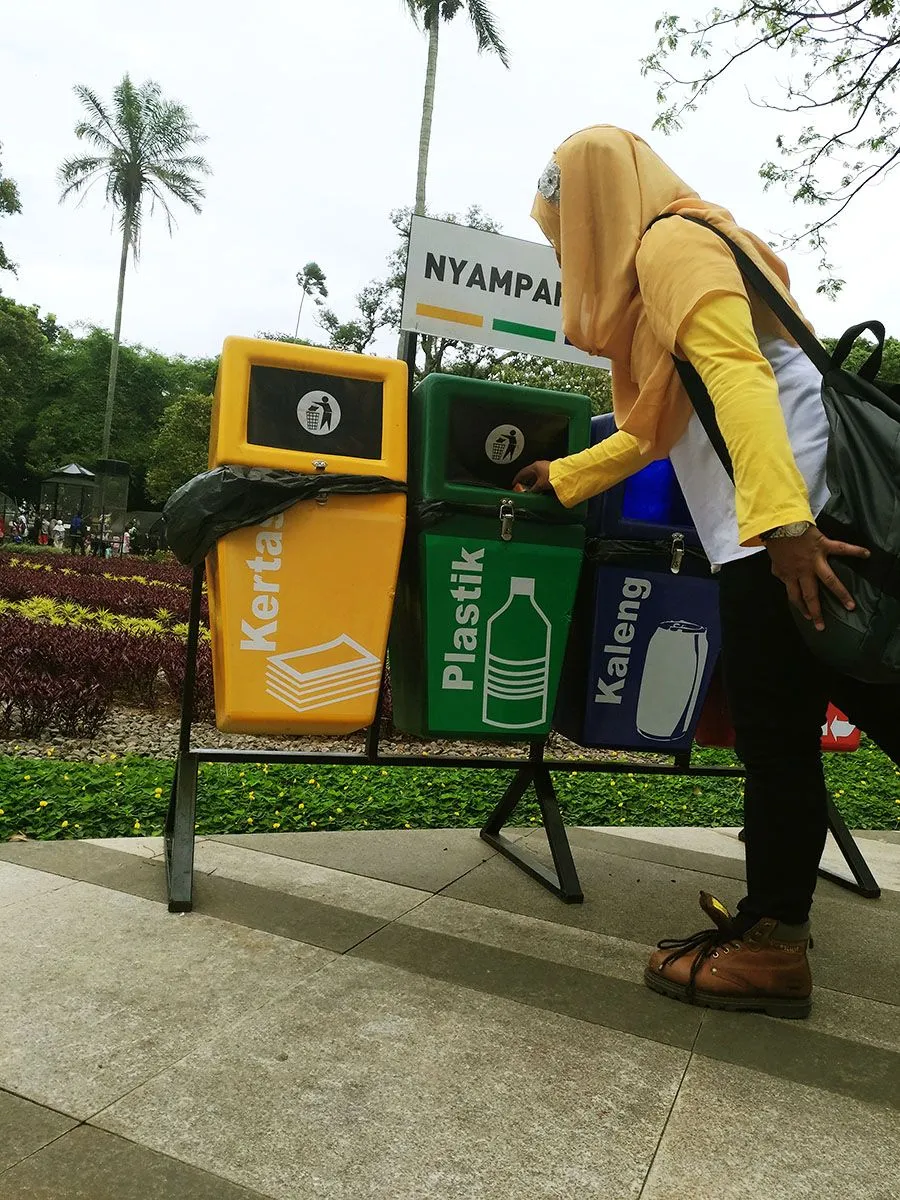 Postingan ke-4 Buanglah sampah pada tempatnya.jpg