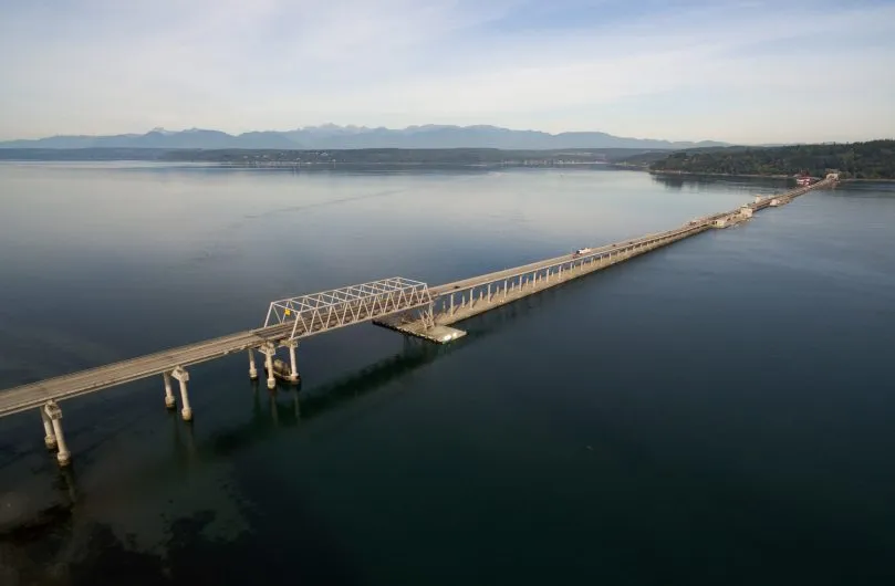 hood-canal-bridge-puget-sound-shoreline-olympic-PTBFWQL.jpg