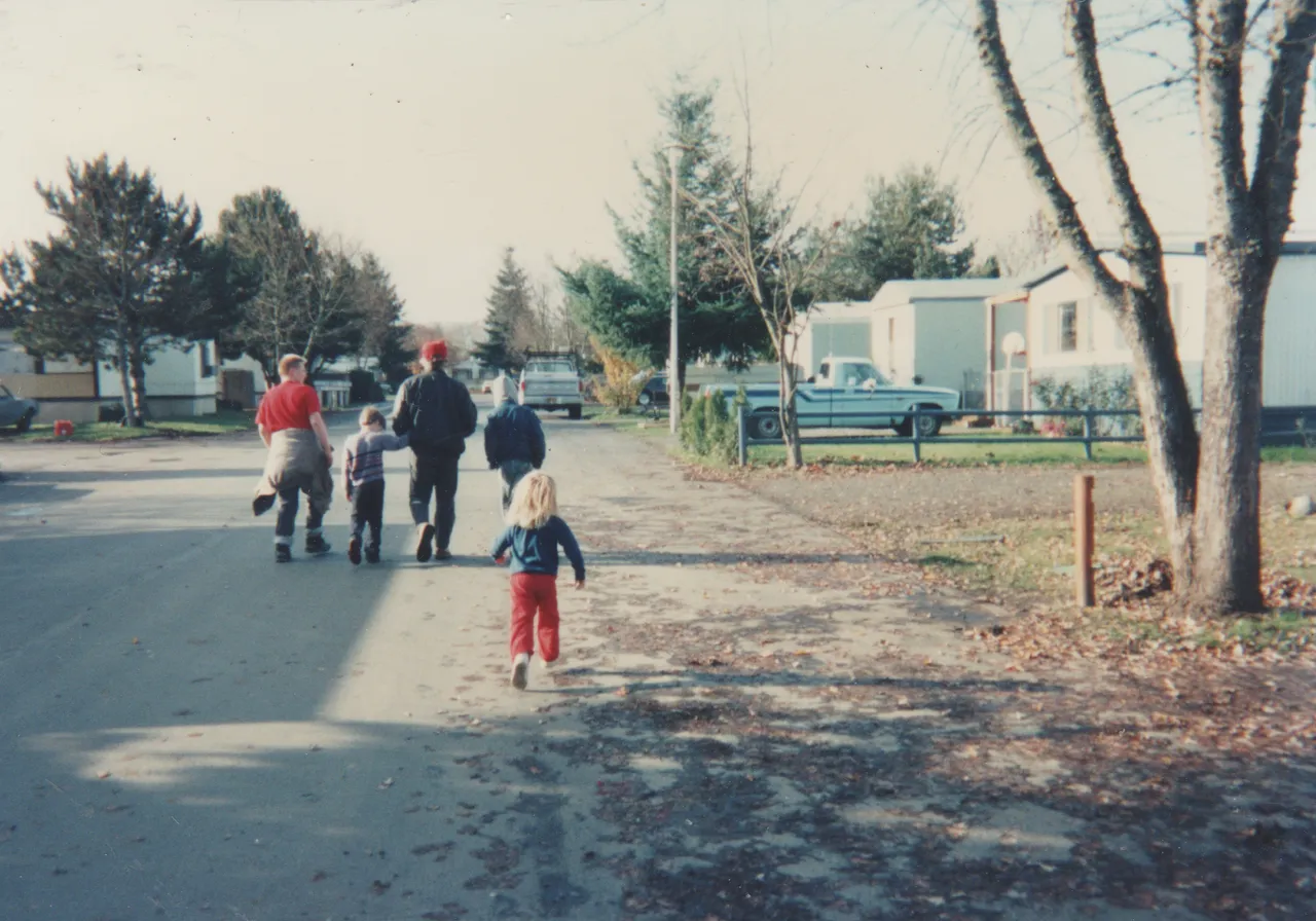 1992-11 - Josh Atkins - Jim's son - Forest Grove Visit in November and we watched Home Alone 2 - 4pics-2.png