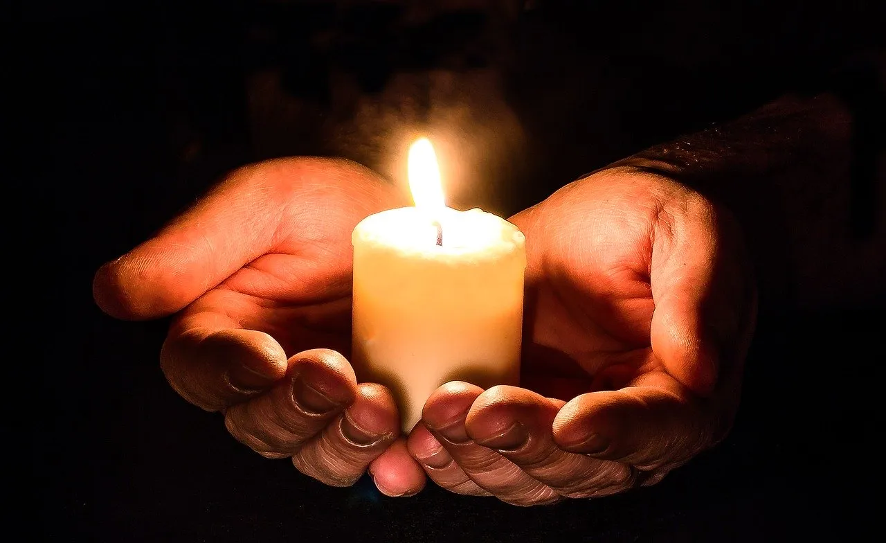 apagon luz vela oscuridad.jpg