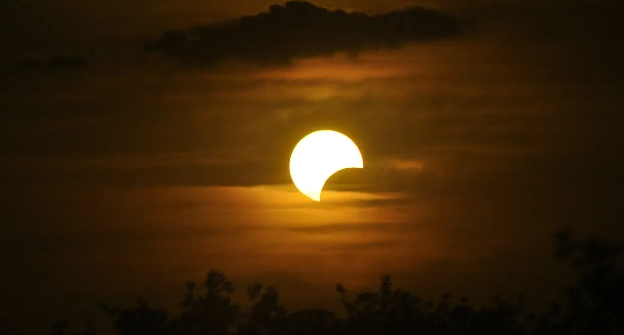 eclipsesolare1530614844919.jpg