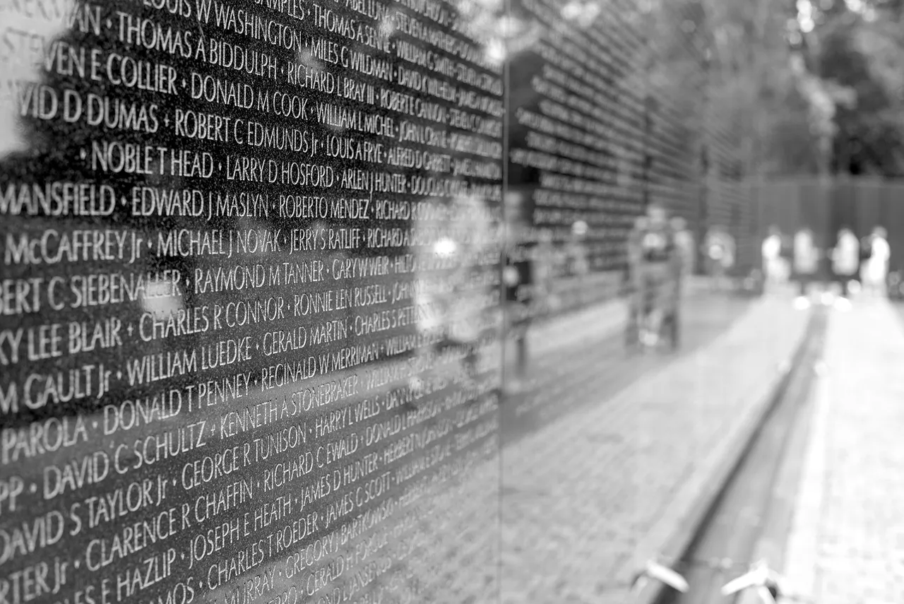 vietnam_wall_2.jpg