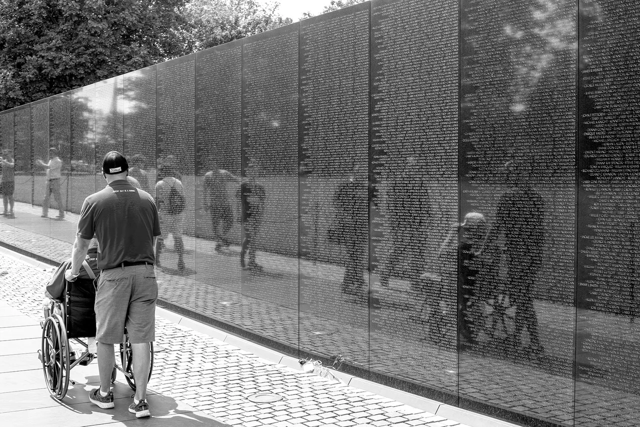 vietnam_wall_3.jpg