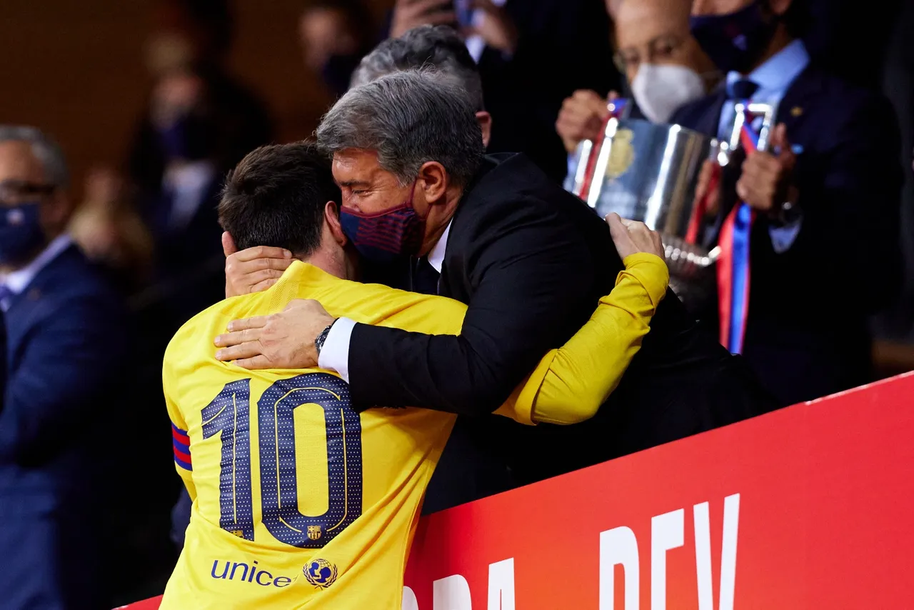 messi laporta.jpg