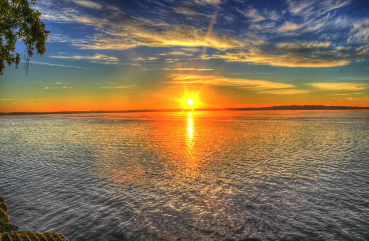 sunrise-182302.avif