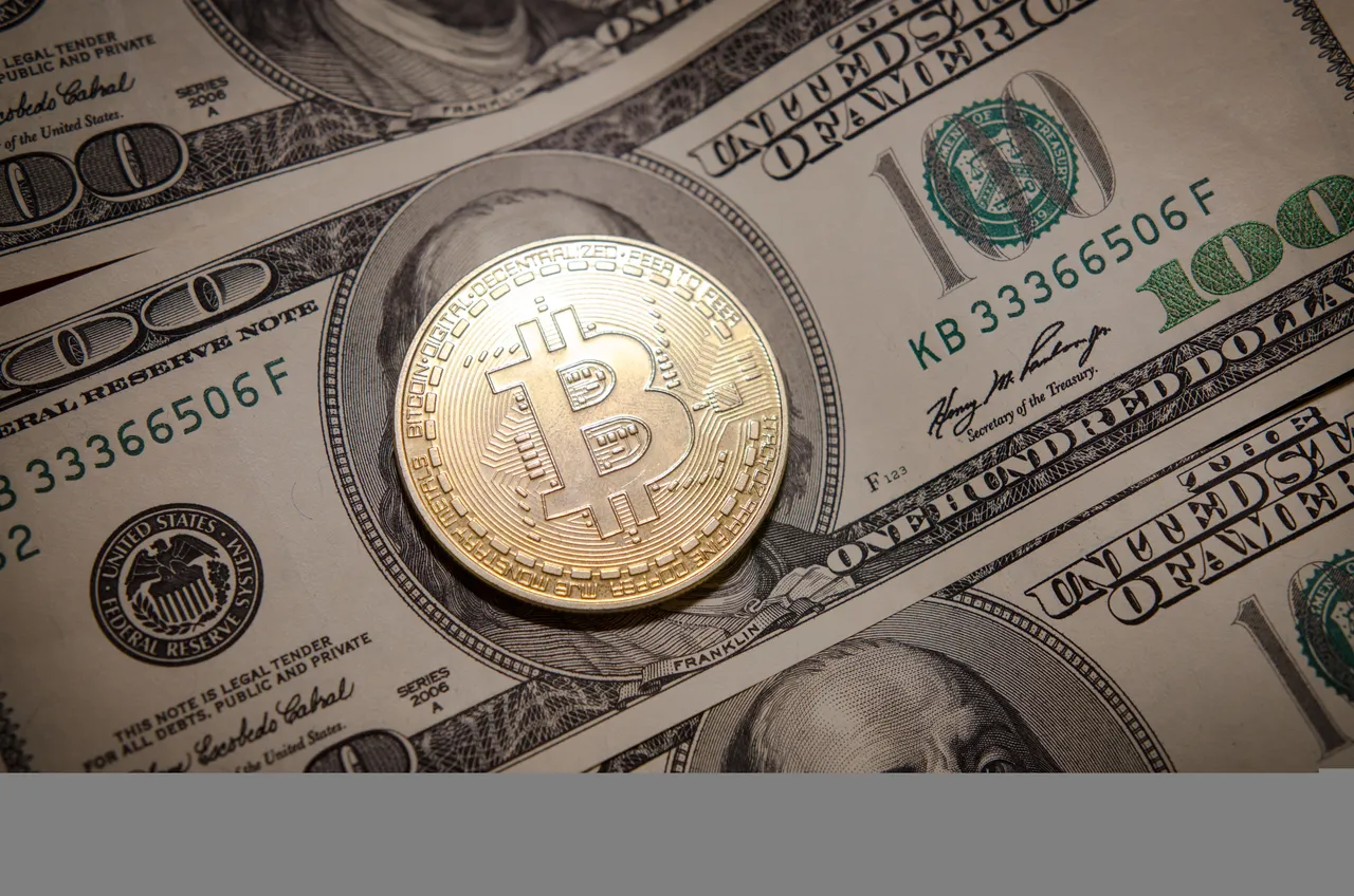 bitcoin-3890350.jpg