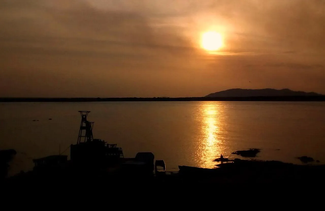 Atarde puerto.jpg