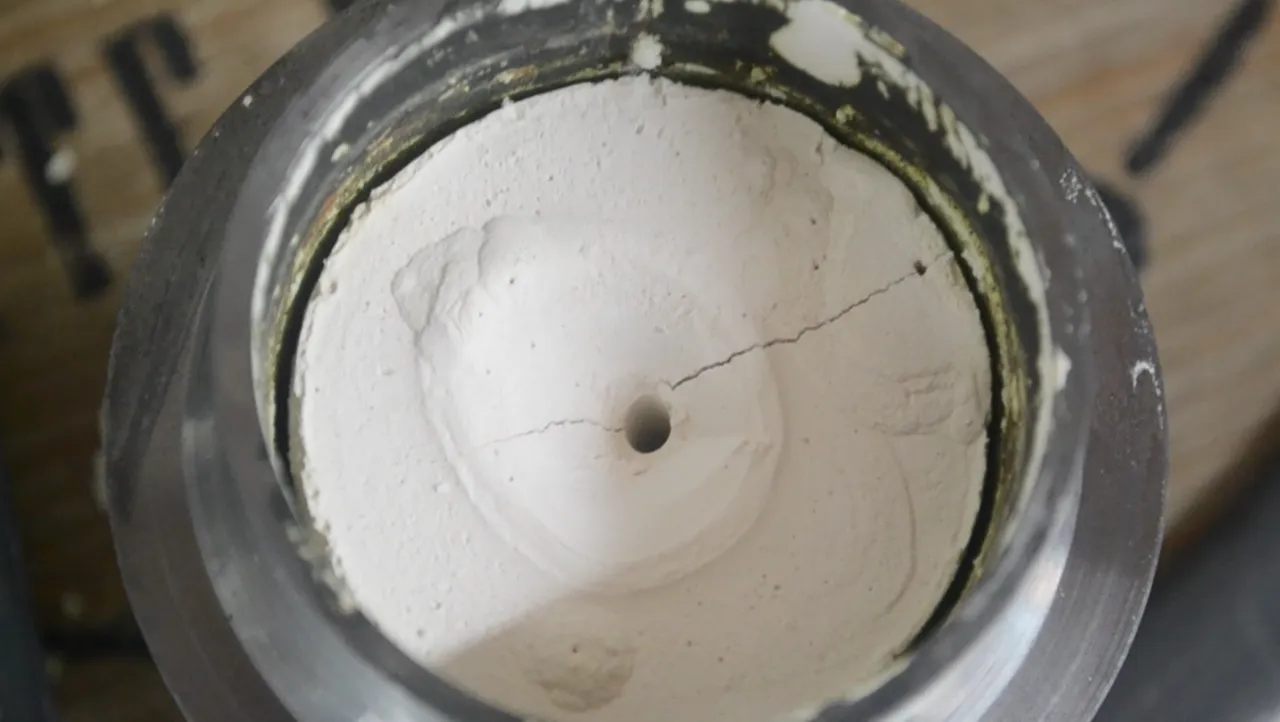 Cracked mould.PNG