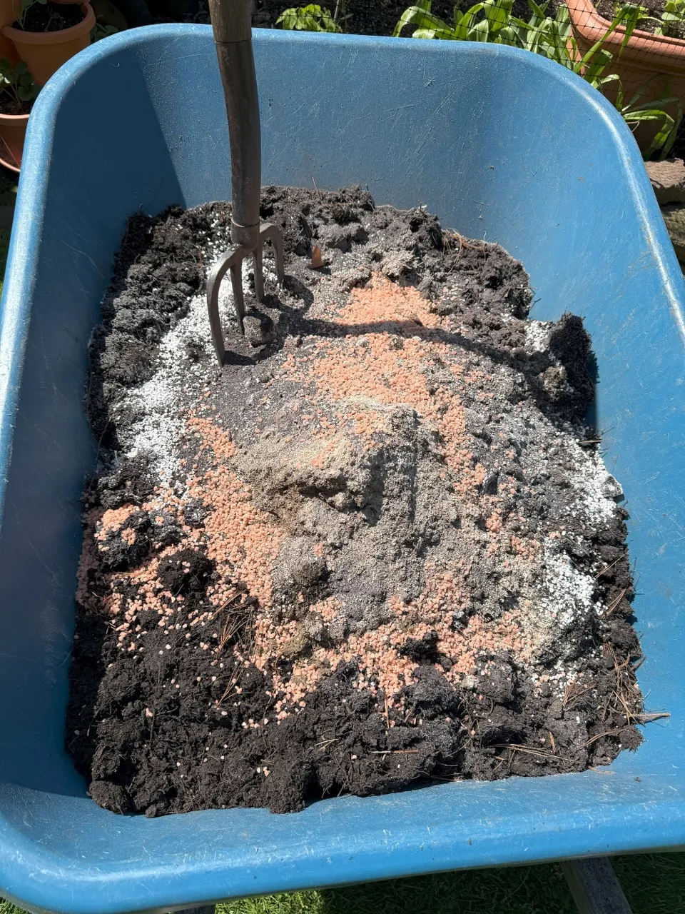 hivegarden-soil.jpg