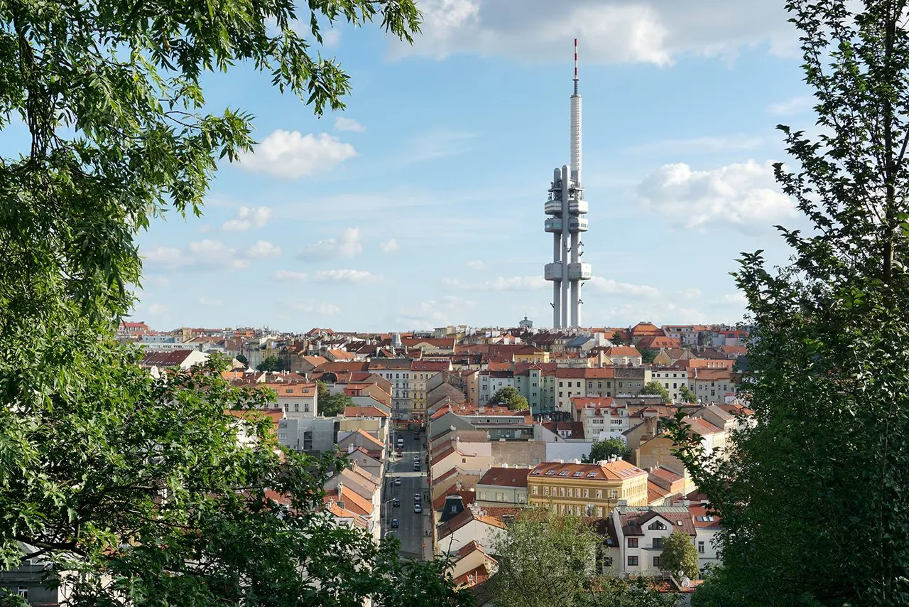 Zizkov tower.jpg