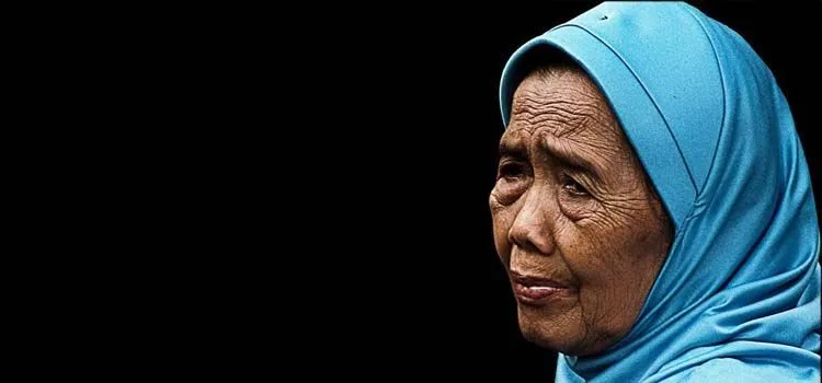 ibu-tua-nenek-.jpg