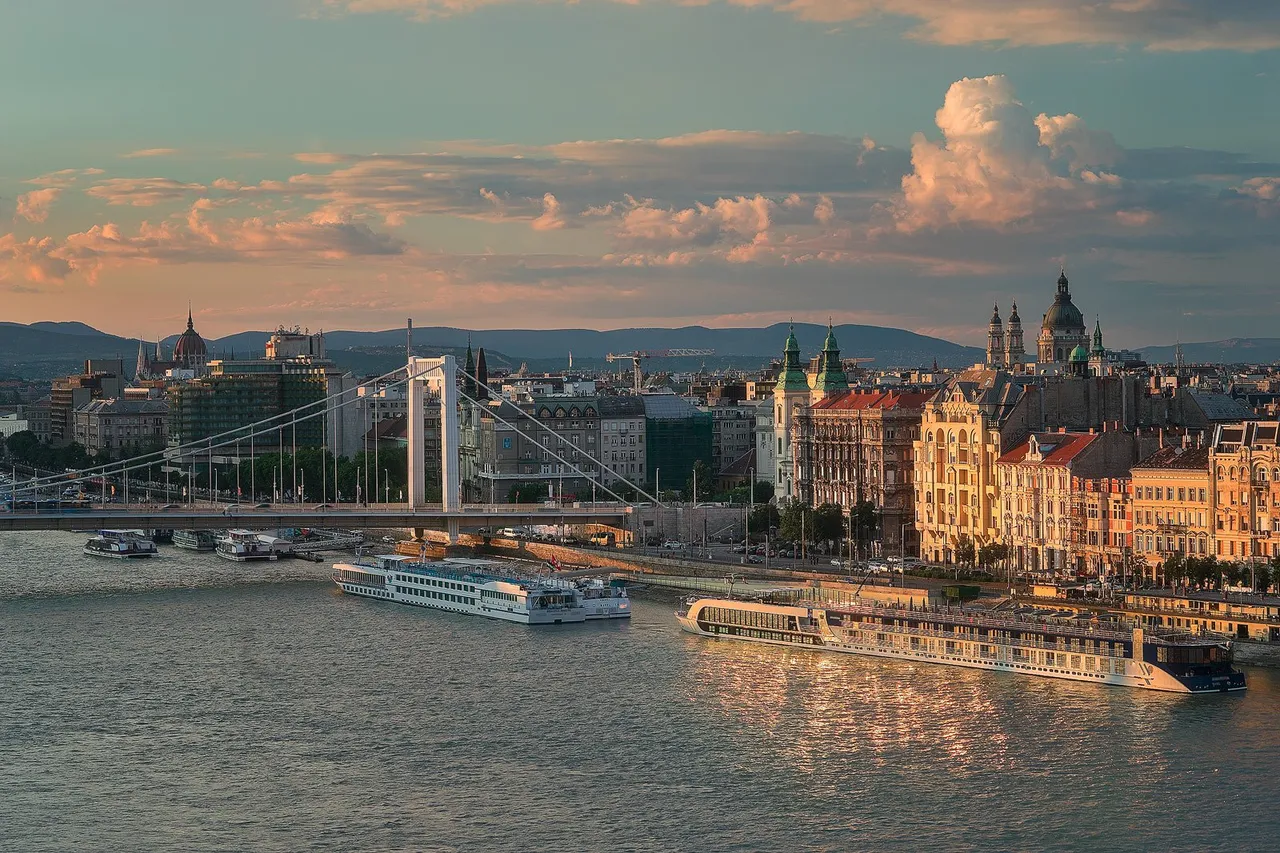 Budapest Sights: Gellert Hill