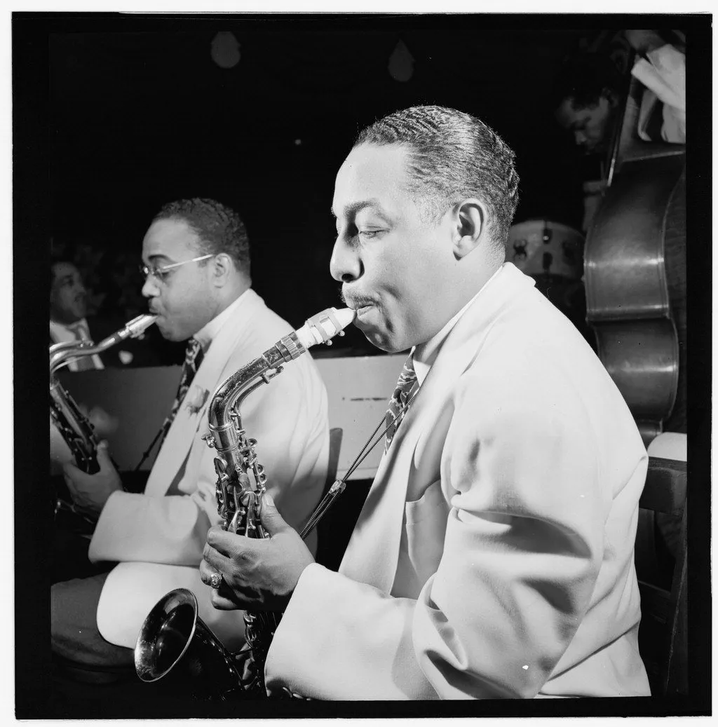 Johnny Hodges and Al Sears, Aquarium, New York,, ca. Nov. 1946 (William P. Gottlieb 04191)