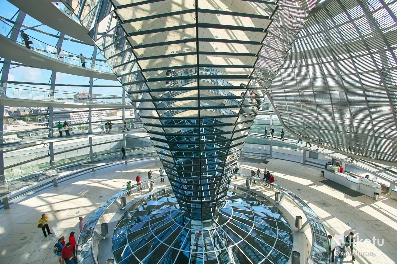 cl6zlxjub008h1xmxdi2558jw_Reichstag_Dome_015_1.webp