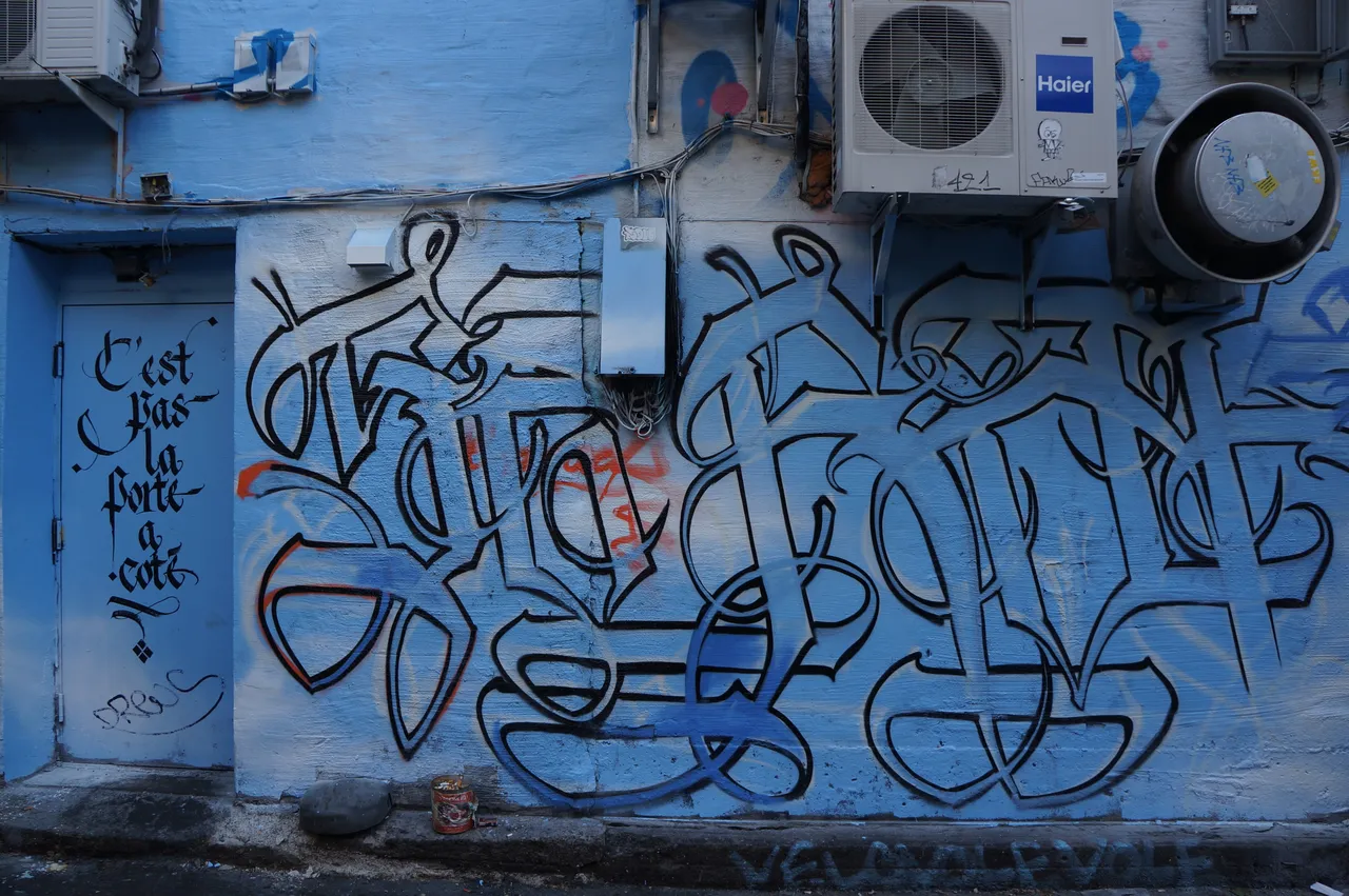 253 - Serak (K6A) Homage a Scan Graffiti Alley.jpg