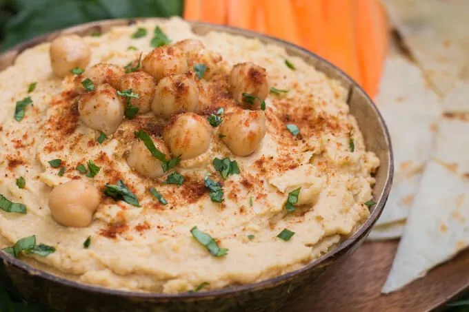 Hummus-selber-machen-einfaches-veganes-Hummus-Rezept-Iss-Happy.JPG