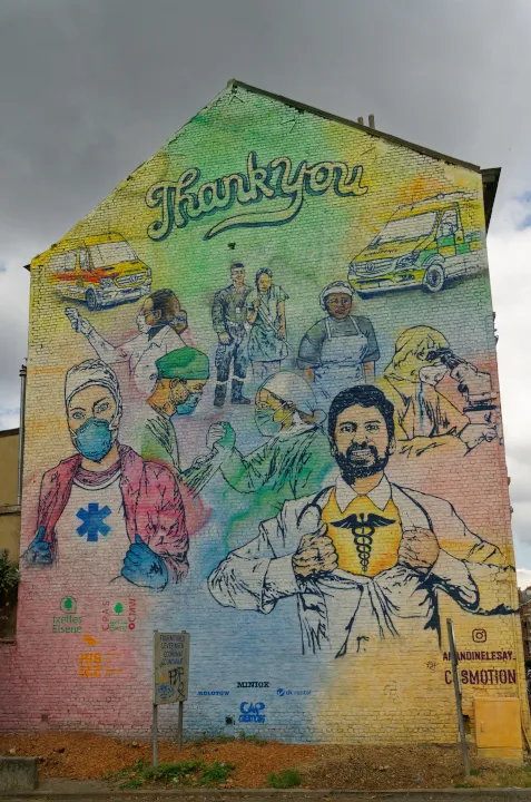 COVID 19 mural_EtterbeekIxelles_hospitalMiguel Discart 2.0.jpg