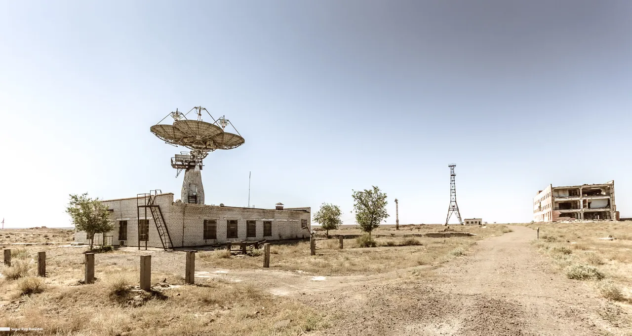 Sputnik-Radarstation in Kasachstan 06 - SugarRayBanister.jpg