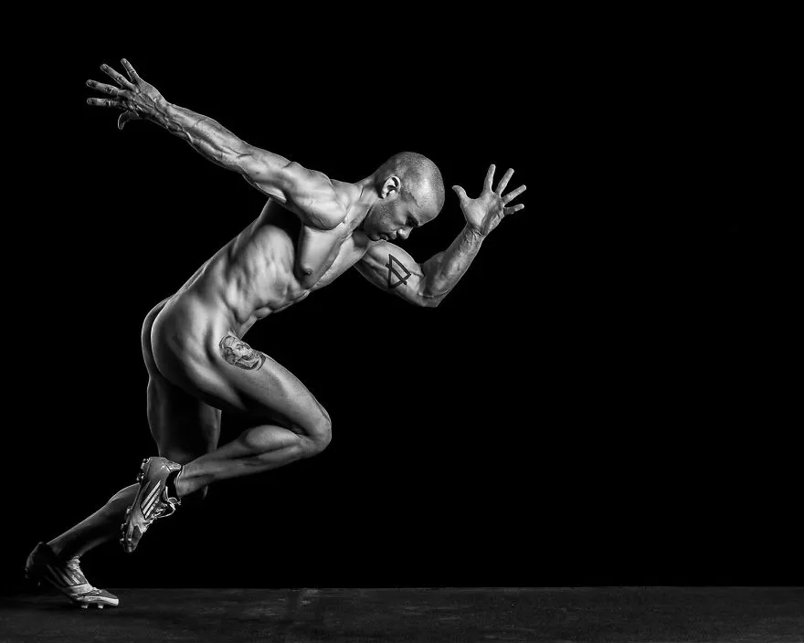 strength_flexibility_power_of_human_body_portraits_mark_ruddick_13.jpg