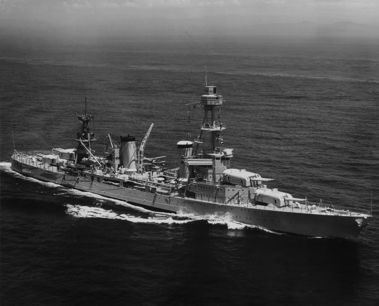 USS_Pensacola_(CA-24)_underway_at_sea_in_September_1935_(NH_97838).jpg