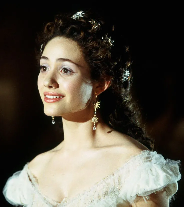 c50a562023dc179b74fe519534dba960--emmy-rossum-phantom-of-the-opera.jpg