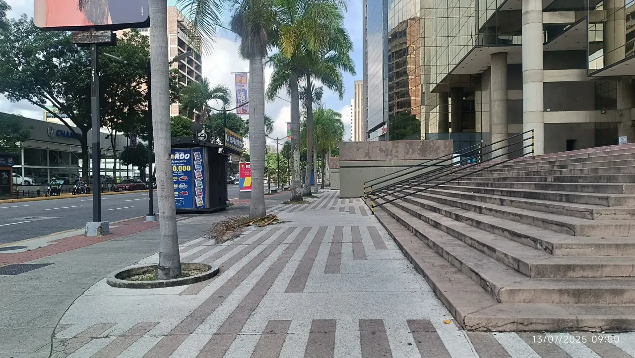 C4A2AqsWMY9ER1em_1002069416.webp