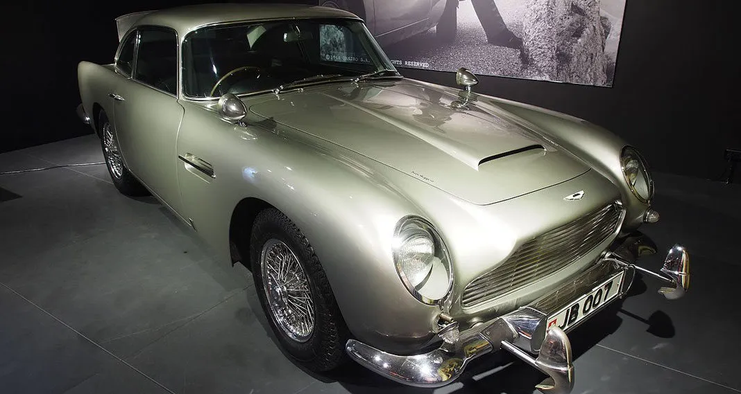 1964_Aston_Martin_DB5.jpg